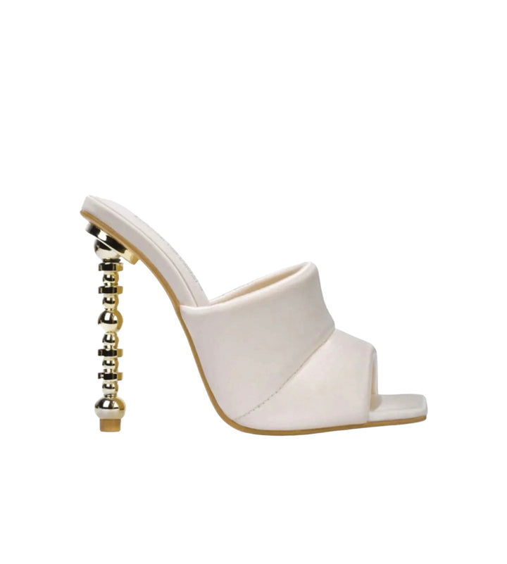 Baddie White heels, Size 8.5