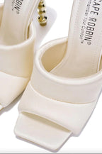 Baddie White heels, Size 8.5 - 7Kouture