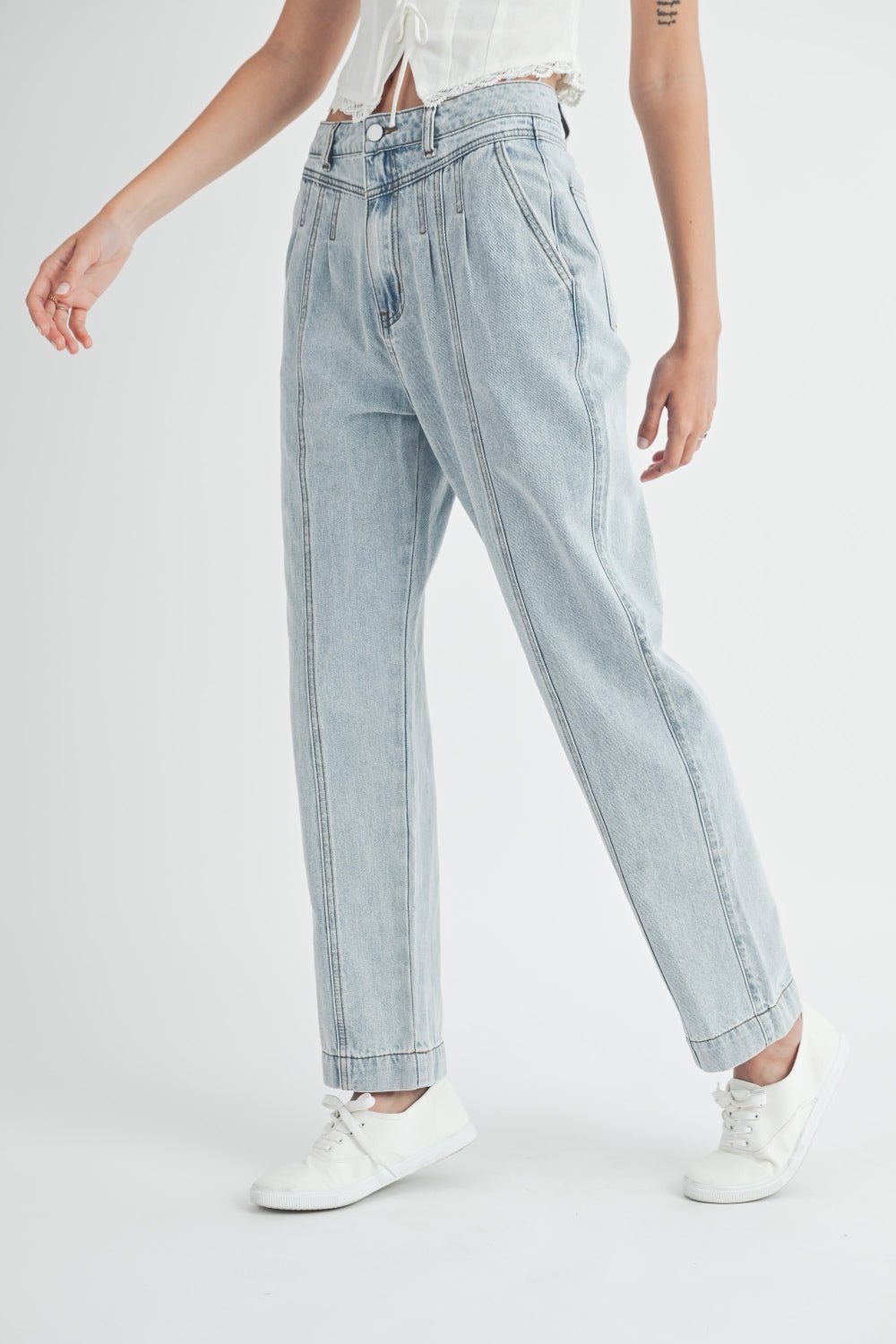 Pleated Front Detail Straight Jeans