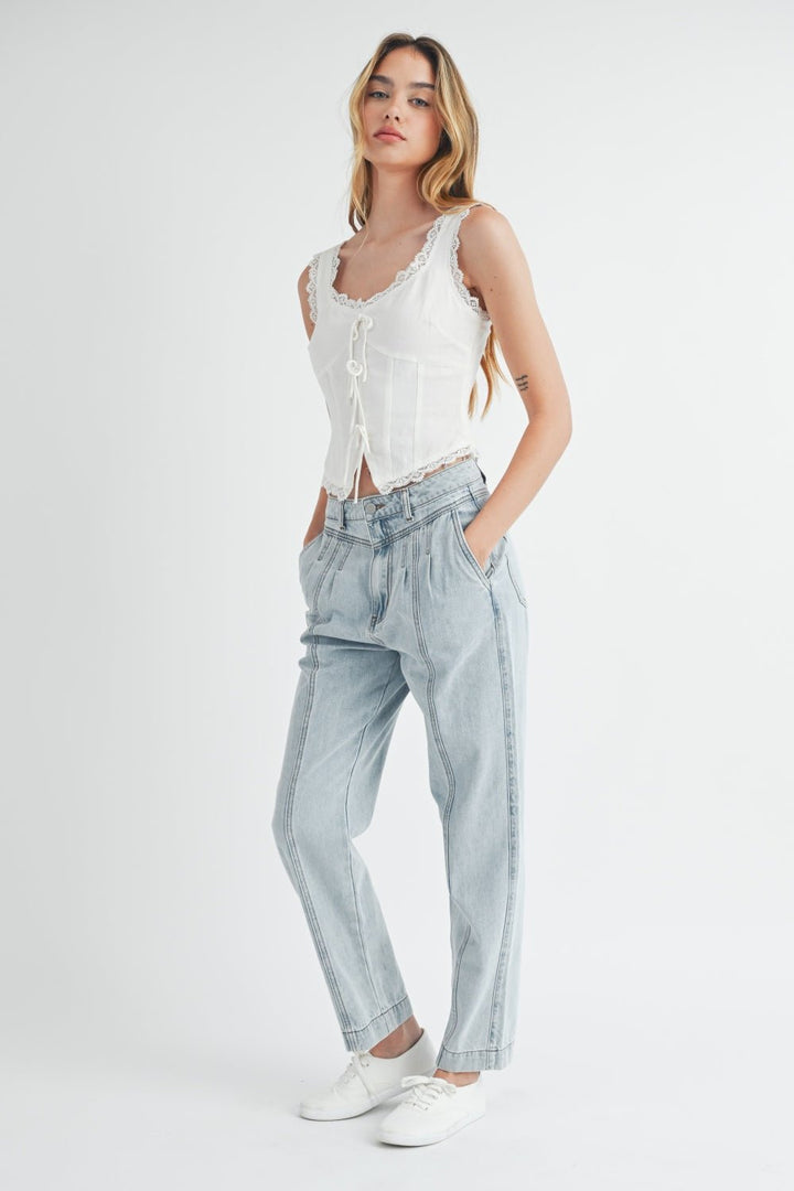 Pleated Front Detail Straight Jeans